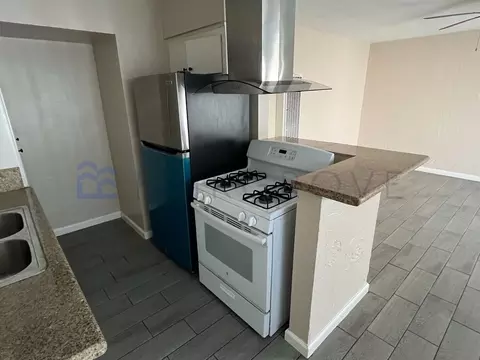 218 Chicago Ave, Huntington Beach, CA 92648
