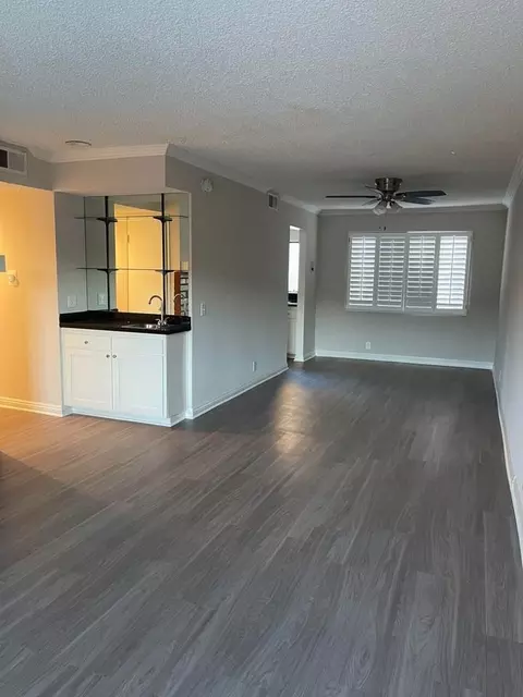 21051 Gresham St, Canoga Park, CA 91304 photo 6