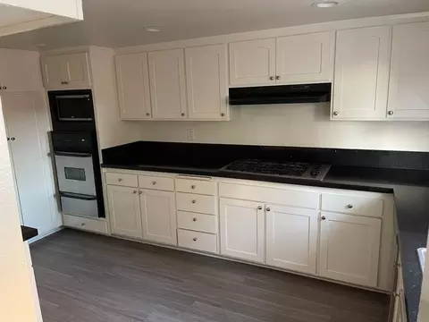21051 Gresham St, Canoga Park, CA 91304 photo 9