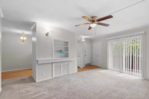 102 Strand St, Galveston, TX 77550