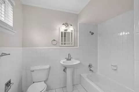 102 Strand St, Galveston, TX 77550