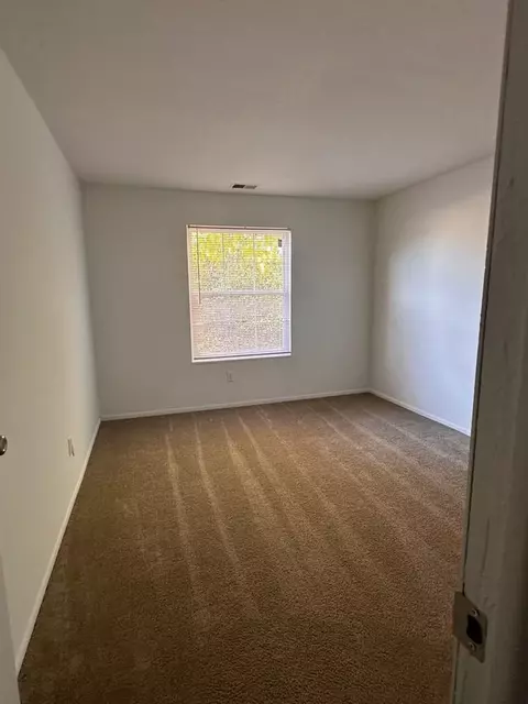 240 Grovewood Pl, Beech Grove, IN 46107