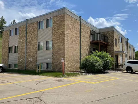 411 8th St SW, Minot, ND 58701