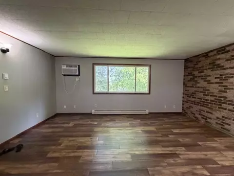 515 E Park Ave, Chippewa Falls, WI 54729