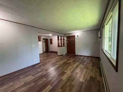 515 E Park Ave, Chippewa Falls, WI 54729 photo 3