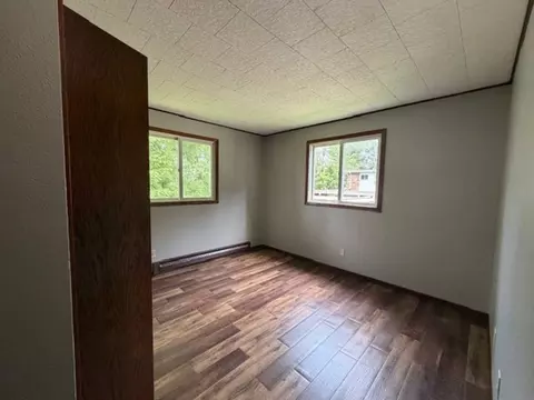 515 E Park Ave, Chippewa Falls, WI 54729 photo 7