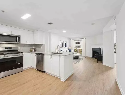 1320 N Veitch St, Arlington, VA 22201 photo 3