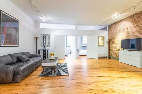 200 E 11th St, New York, NY 10003