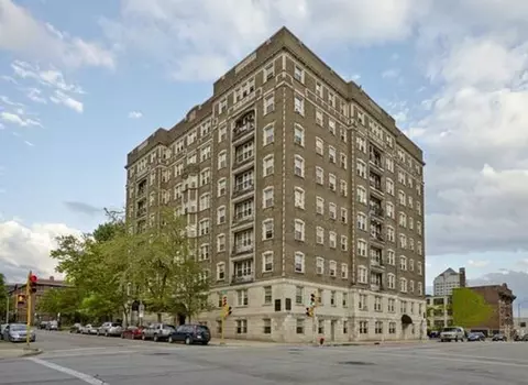 709 E Juneau Ave, Milwaukee, WI 53202