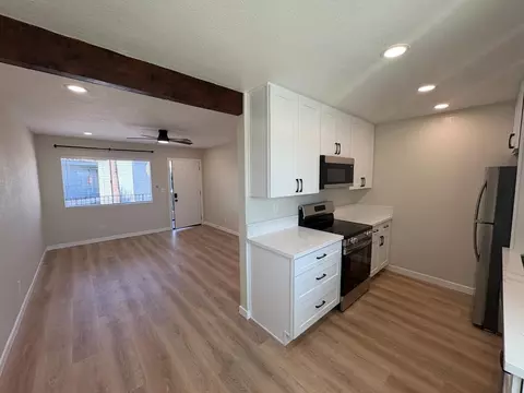 328 S Weitzel St, Oceanside, CA 92054