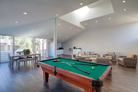 8633 La Mesa Blvd, La Mesa, CA 91942