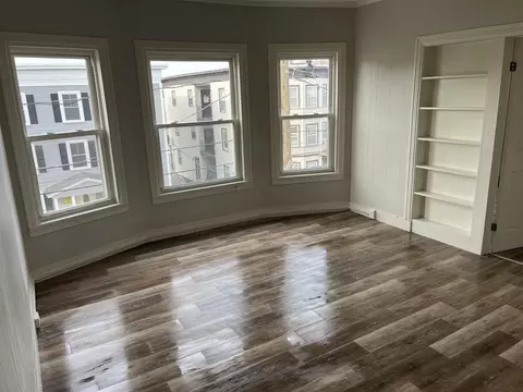 181 Beech St, Manchester, NH 03103