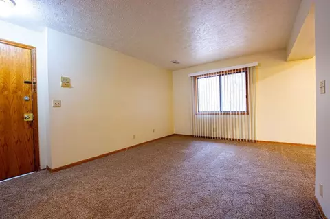 119 N 37th St, Omaha, NE 68131