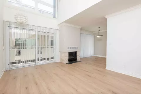 8211 Redlands St, Los Angeles, CA 90293