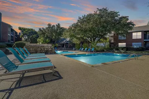 7550 S Westmoreland Rd, Dallas, TX 75237 photo 3