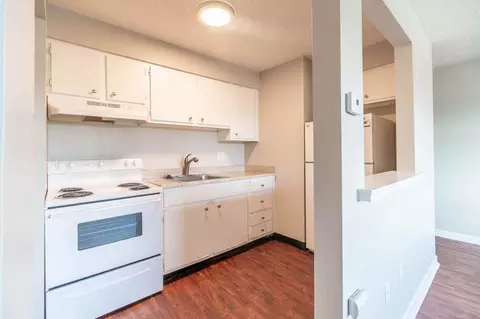 3666 S Pearl St, Englewood, CO 80113 photo 8