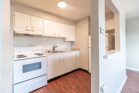 3666 S Pearl St, Englewood, CO 80113