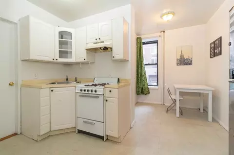 141 E 33rd St, New York, NY 10016