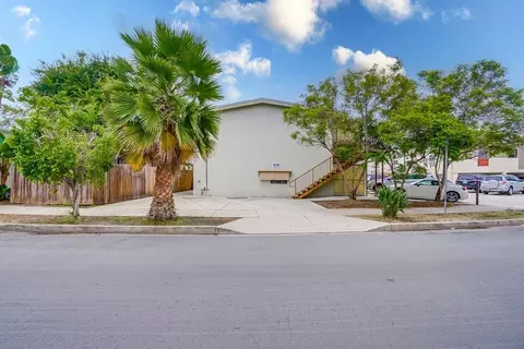 3710 Clarington Ave, Los Angeles, CA 90034