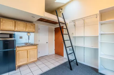 310 17th Ave S, Seattle, WA 98144