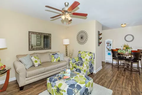 505 Wells Fargo Dr, Houston, TX 77090