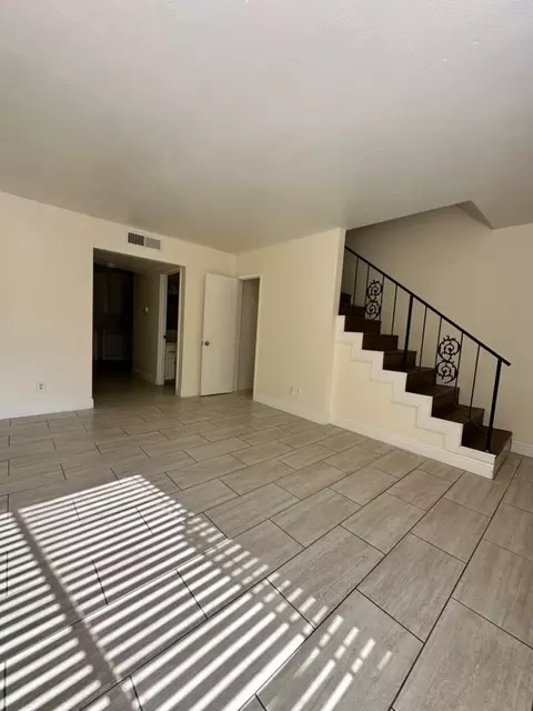 3318 E Sierra Madre Ave, Fresno, CA 93726