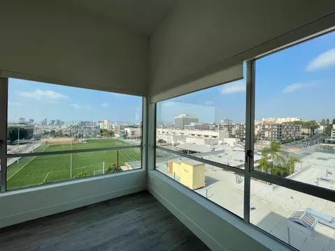 1331 W 7th St, Los Angeles, CA 90017
