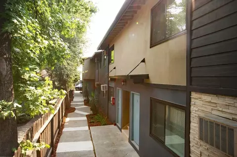 2412 Q St, Sacramento, CA 95816