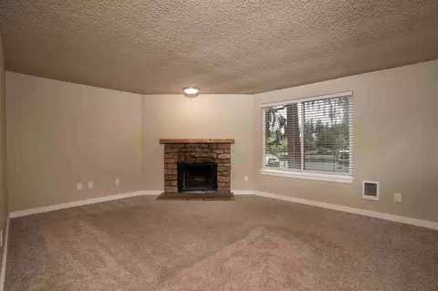 1801 S Woodland Glen Dr, Tacoma, WA 98444