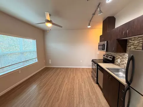 1721 SE Tacoma St, Portland, OR 97202