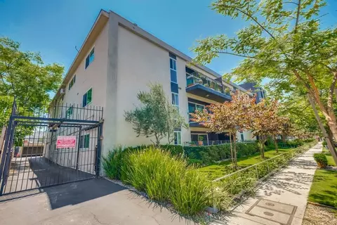2330 S Corning St, Los Angeles, CA 90034