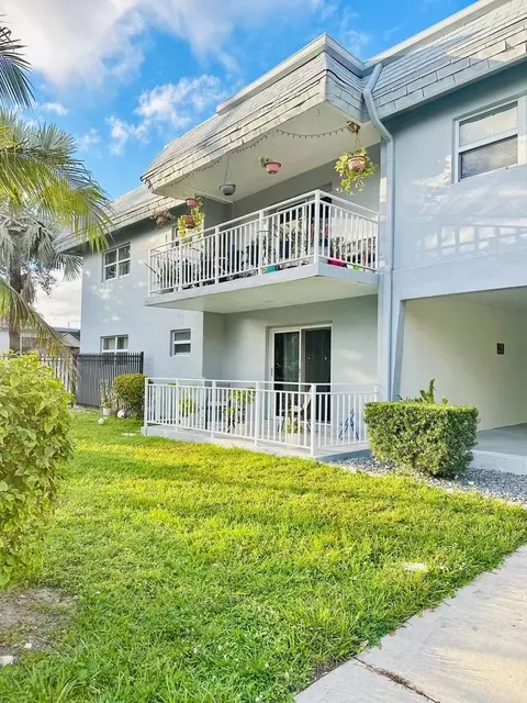 2251 NE 170th St, North Miami Beach, FL 33160