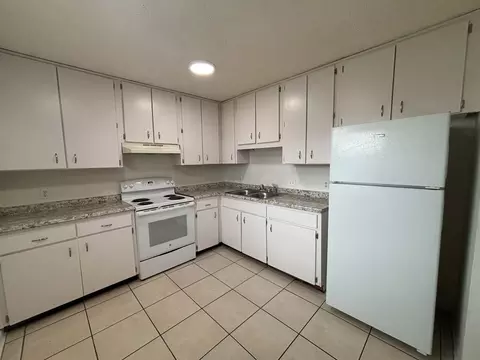 2409 E 10th St, Panama City, FL 32401
