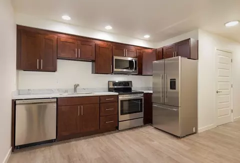 616 N 48th St, Seattle, WA 98103