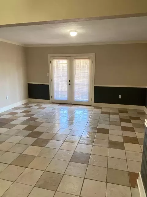 2103 W Beebe Capps Expy, Searcy, AR 72143