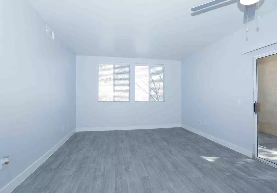  7413 W Russell Rd, Spring Valley, NV 89113 photo 4