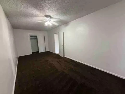 4350 Pendleton Ave, Lynwood, CA 90262 photo 4