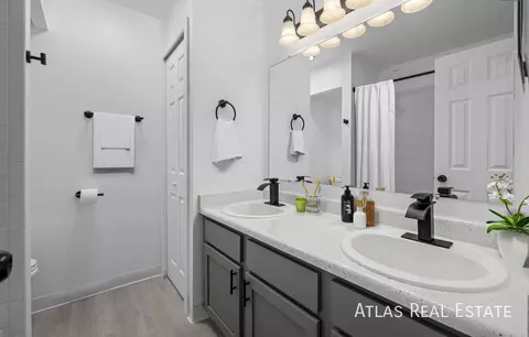 911 S Dahlia St, Denver, CO 80246 photo 5