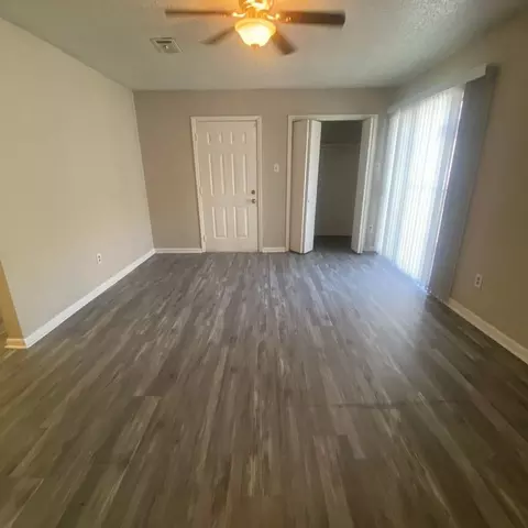 6838 Cantrell Rd, Little Rock, AR 72207