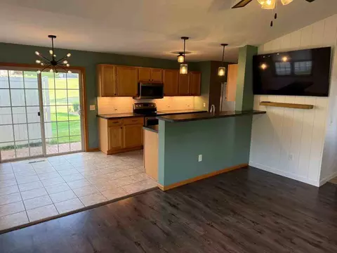 3013 3015 Valley St, Black Earth, WI 53515