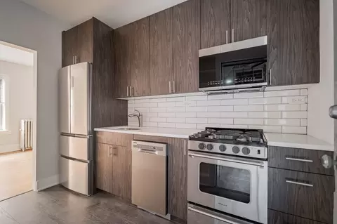 2450 W Wilson Ave, Chicago, IL 60625 photo 4