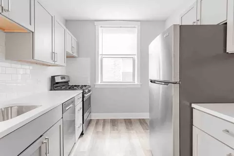 2450 W Wilson Ave, Chicago, IL 60625 photo 7