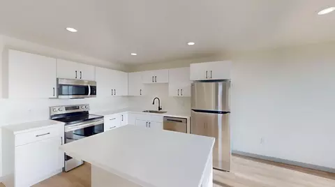 2401 E Country Club Cir, Brandon, SD 57005
