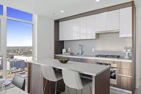 W 12th Pl, Los Angeles, CA 90015