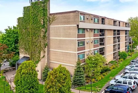 831 E 4th St, Duluth, MN 55805