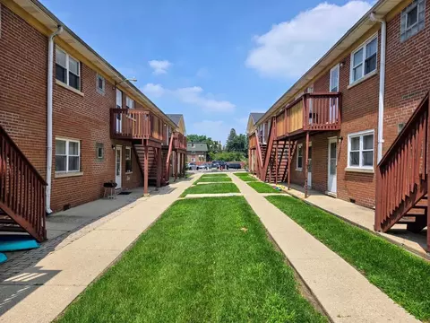 410 W Palatine Rd, Palatine, IL 60067