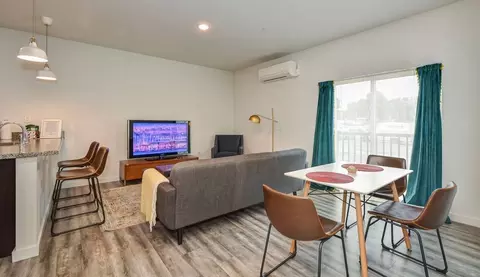 712 Main St, Clarksville, TN 37040