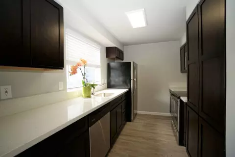 295 3rd St, Lake Oswego, OR 97034