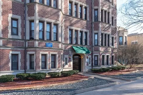 4631 N Paulina St #211, Chicago, IL 60640