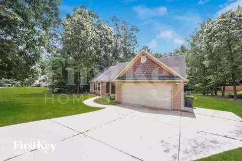 215 Whrite Pl, Grantville, GA 30220